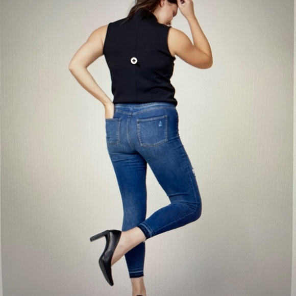 SPANX Distressed Ankle Skinny Jeans, Medium Wash- NEW - Picture 4 of 7